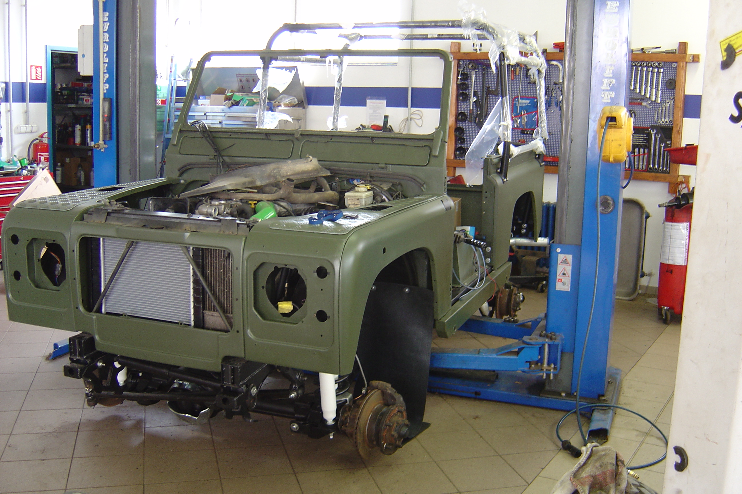 D90